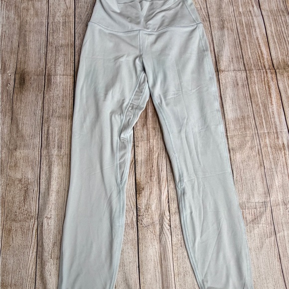 LULULEMON 3 piece Bundle!  Women's Medium - 2 leggings/1 tank - Picture 4 of 16